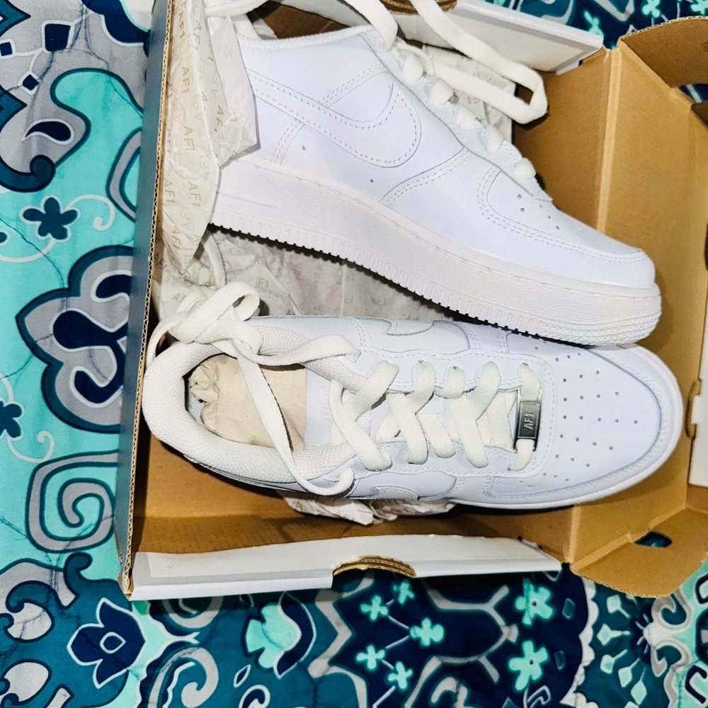 Customized shoes. Message me the style you’re wanting and I’ll see if I can do! - Picture 4 of 5
